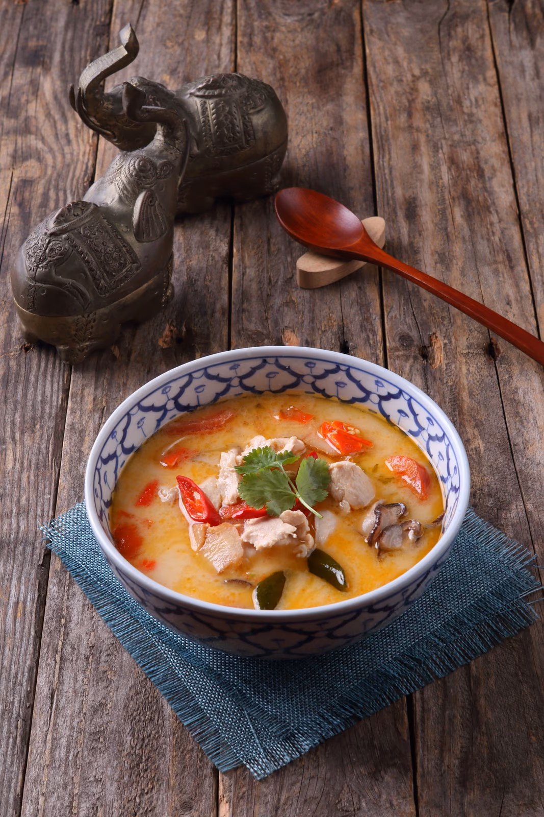 Tom Kha