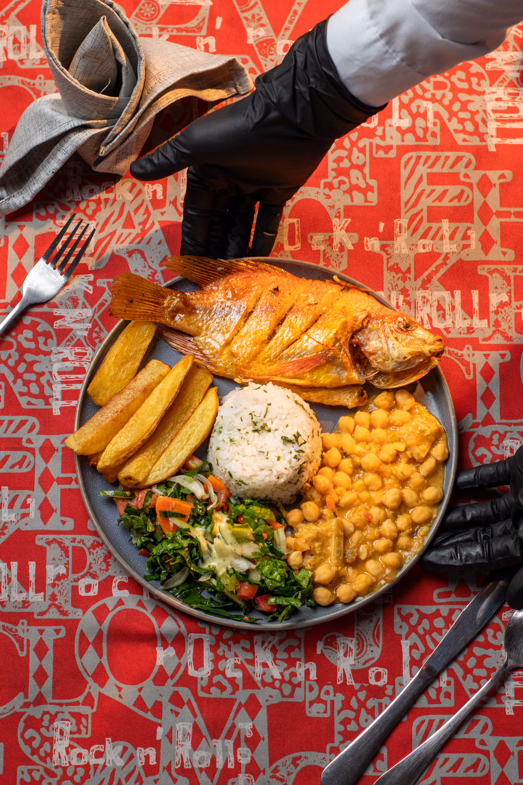 Pescado Frito con Patacones