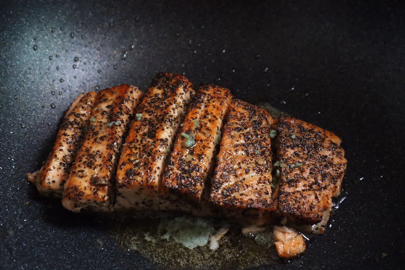 Salmón al Ajillo